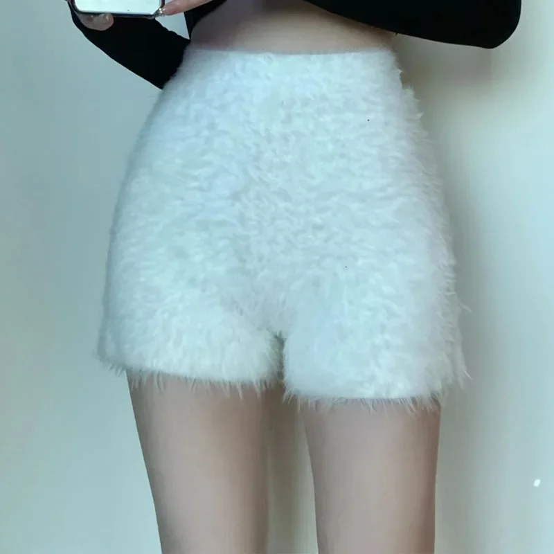 Womens Plush Shorts Slim High Waist Winter Autumn Thick Velvet Pants Aesthetic Elegant Cute Y2k Korean Shorts for Female New