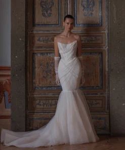 Elegant Mermaid Women Wedding Dresses 2025 Bride Backless Tulle Strapless Bridal Gowns Sleeveless Beading Sweep Train Customized