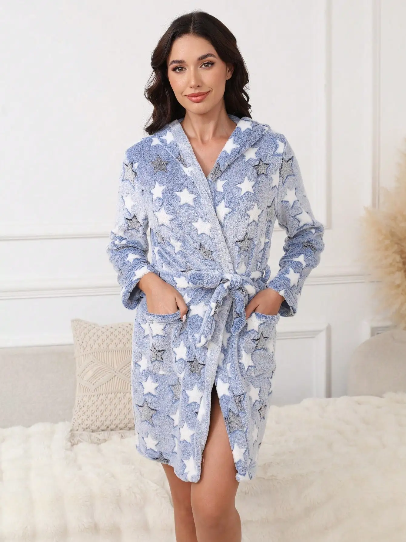 Ladies' autumn and winter heart-shaped printed flannel thickened home nightgown, double-sided long plush jacquard embroidered st - Image 3