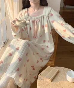 NEW Women's Winter Thick Velvet Nightgown Long Sleeve Lace Sleepwear College Style Home Furnishings Women's Sleeping Skirt