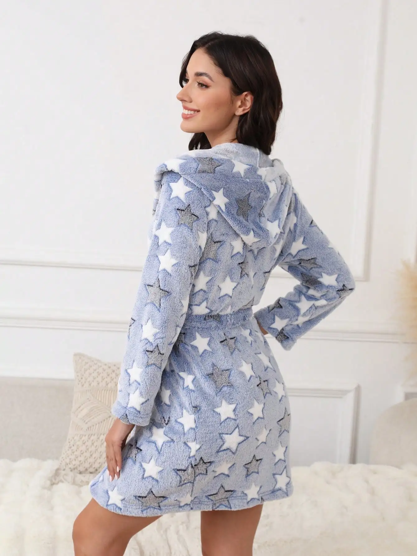 Ladies' autumn and winter heart-shaped printed flannel thickened home nightgown, double-sided long plush jacquard embroidered st - Image 2